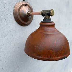 Industrial steampunk wall lamp for bathroom or dining room Wall Lamp Rusty Light Fixture Vintage wall sconce