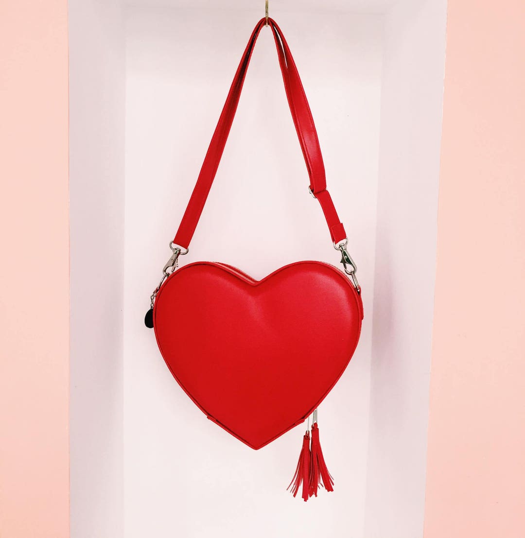 Red Heart Shaped Crossbody Chain bag Cute Clutch Purses