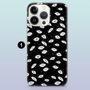 Op de afbeelding: Zwarte telefoonhoes met een herhaald patroon van witte, gestileerde ogen. De ogen hebben een gedetailleerd, artistiek ontwerp tegen een donkere achtergrond. De hoes is ontworpen voor een smartphone.