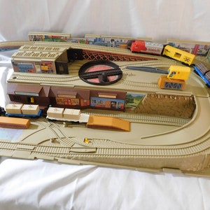 Hot wheels hotsell freight yard set