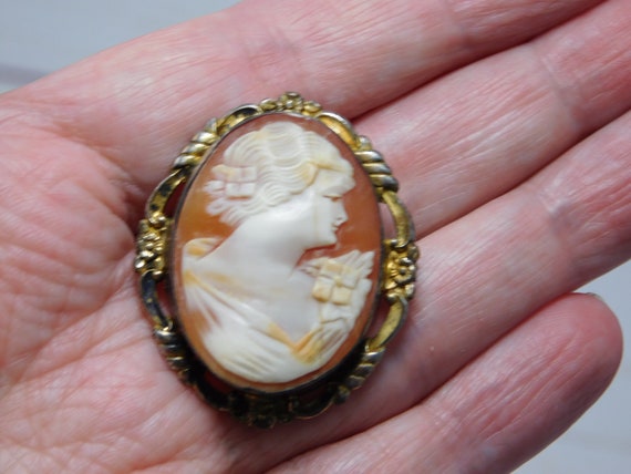 Vintage Cameo, Unmarked Carved Shell, Pin Brooch - image 7