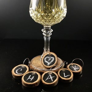 Chalkboard wood slice wine charms (write on/wipe off) Set of 6 in burlap bag.