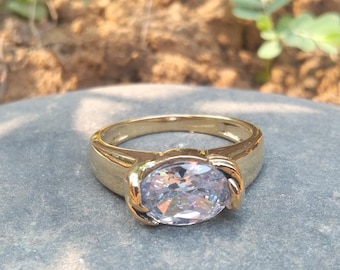 Anillo de zafiro blanco chapado en oro: Anillo de promesa de plata de ley con talla ovalada