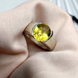 Anello astrologico in argento con zaffiro giallo certificato/Pukhraj da 3,5 a 7,00 carati per uomo e donna. Anelli di tendenza