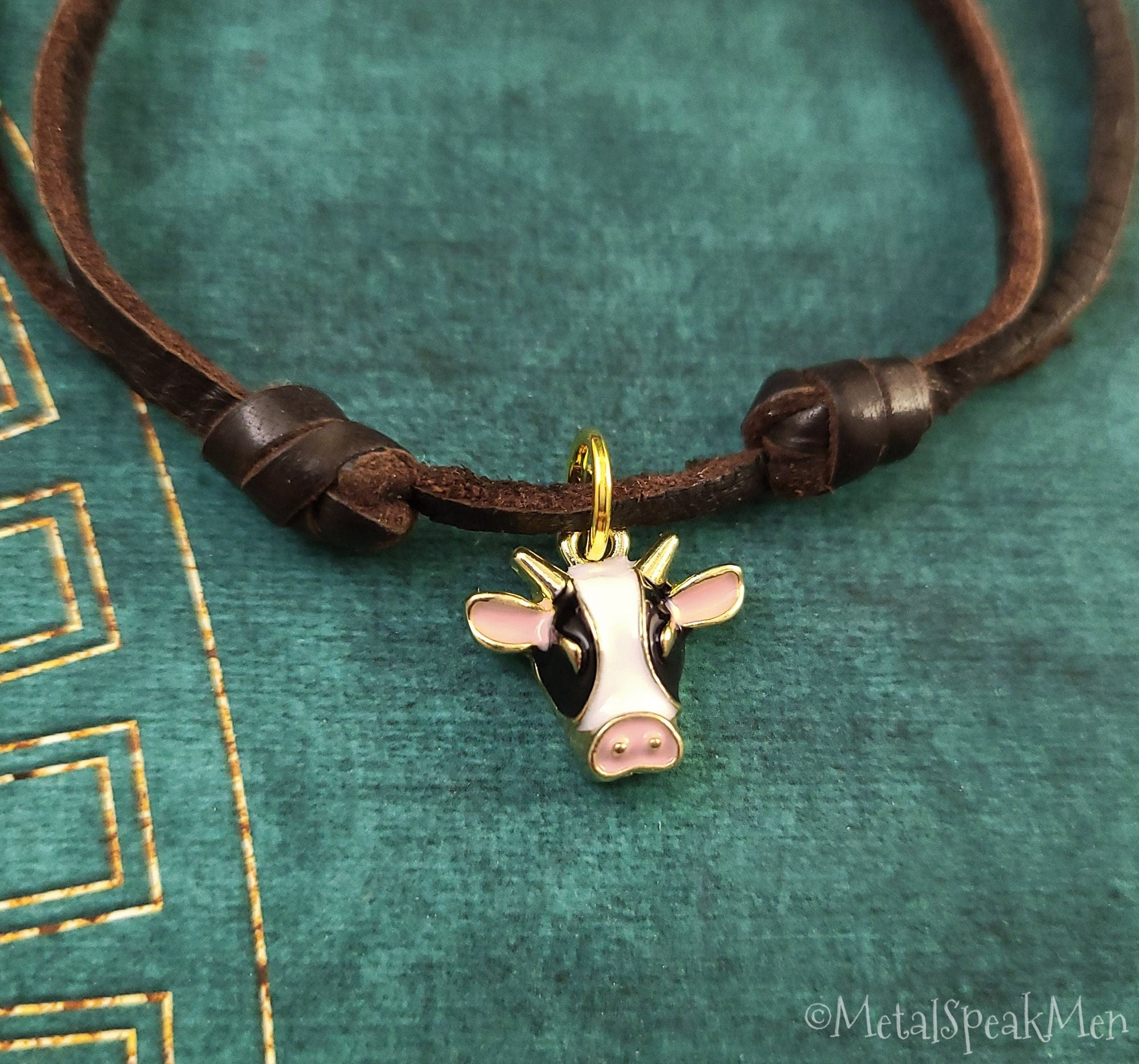 Framendino, Mini Cow Resin Charms Cow Pendant Cute Black White Cow Animal  Dangle Beads for DIY Jewelry Making Farm Theme Earring Necklace Bracelet