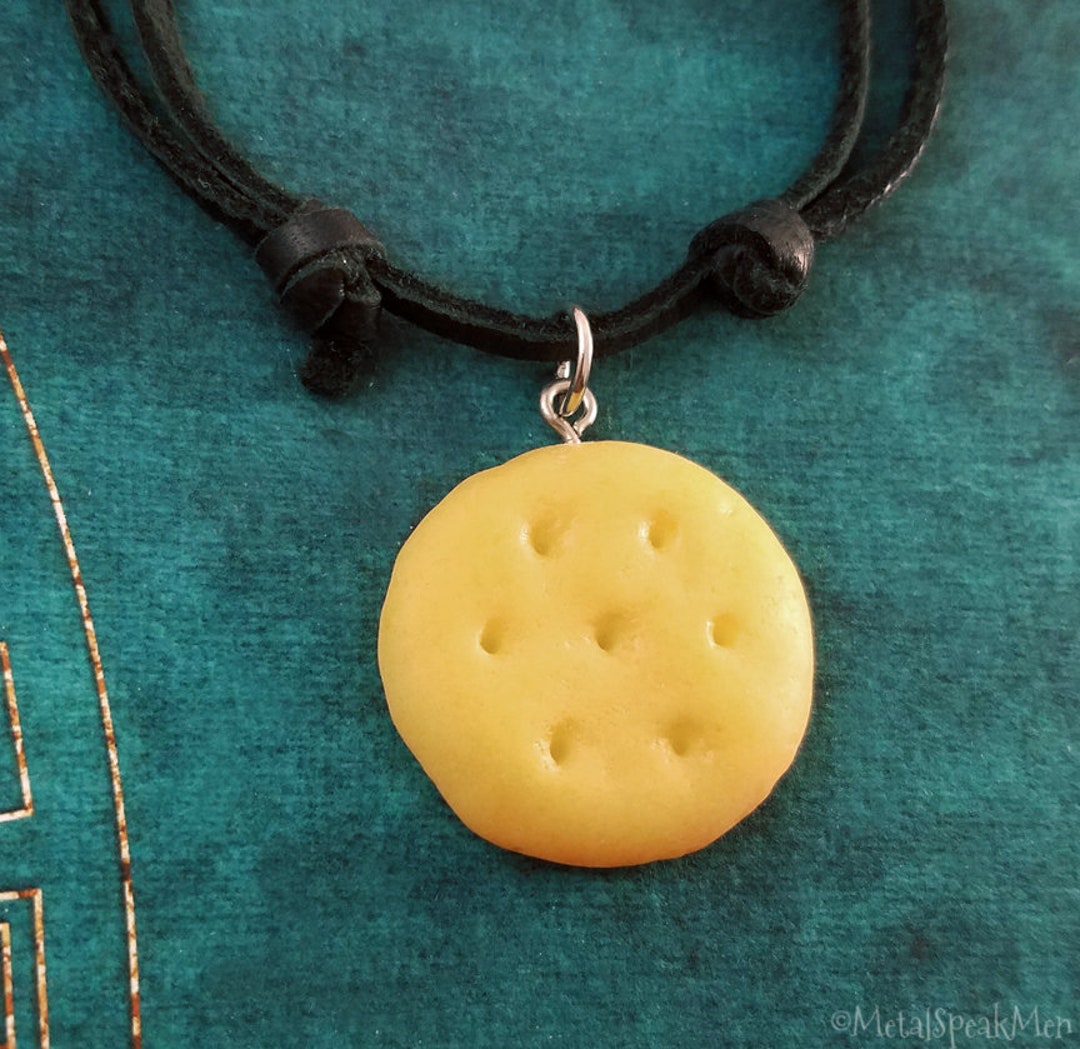 Simon Cracker Necklace Berry