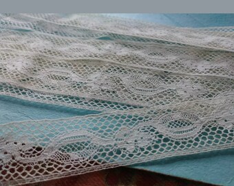 Tiny narrow Vintage French bobbin Lace Torchon trim insertion pillows .5 wide 2 yards
