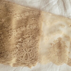 Tan beautiful floral Vintage lace lingerie wide Chantilly almost 3 yards