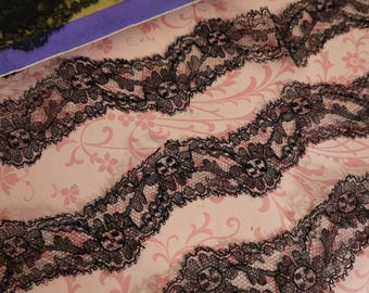 Ropa con ribete de encaje francés ondulado negro, ribete Alençon, existencias antiguas, se vende cortada a medida.