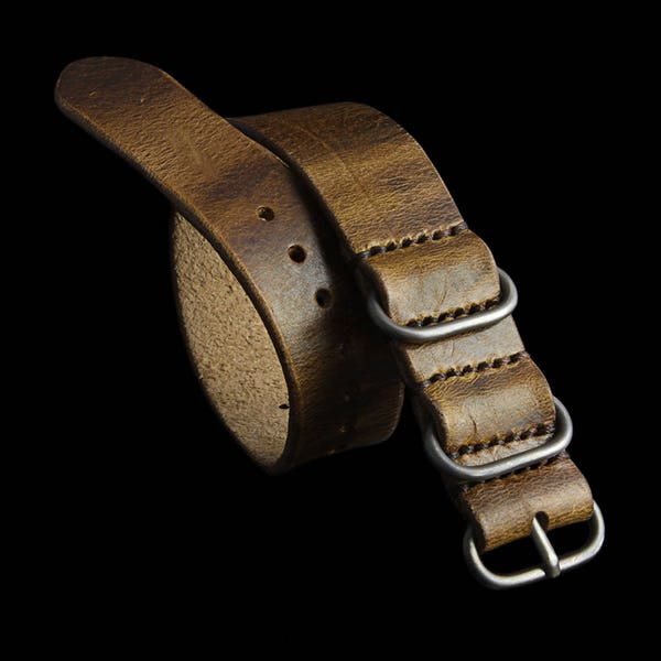 Bracelet de montre en cuir militaire 102 fait à la main (3 anneaux), tannage végétal italien