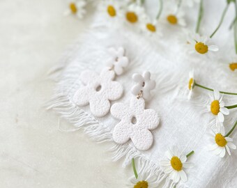 Textured Daisies | White