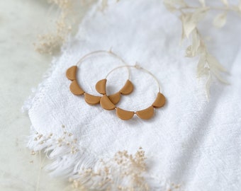 Camel Sands | scalloped edge hoops