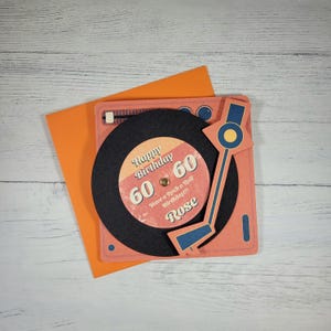 Carte d'anniversaire personnalisée pour tourne-disque, Carte d'anniversaire personnalisée, Carte sur le thème de la musique, Carte d'anniversaire en vinyle tourné, Carte de visite pour tout âge, Orange