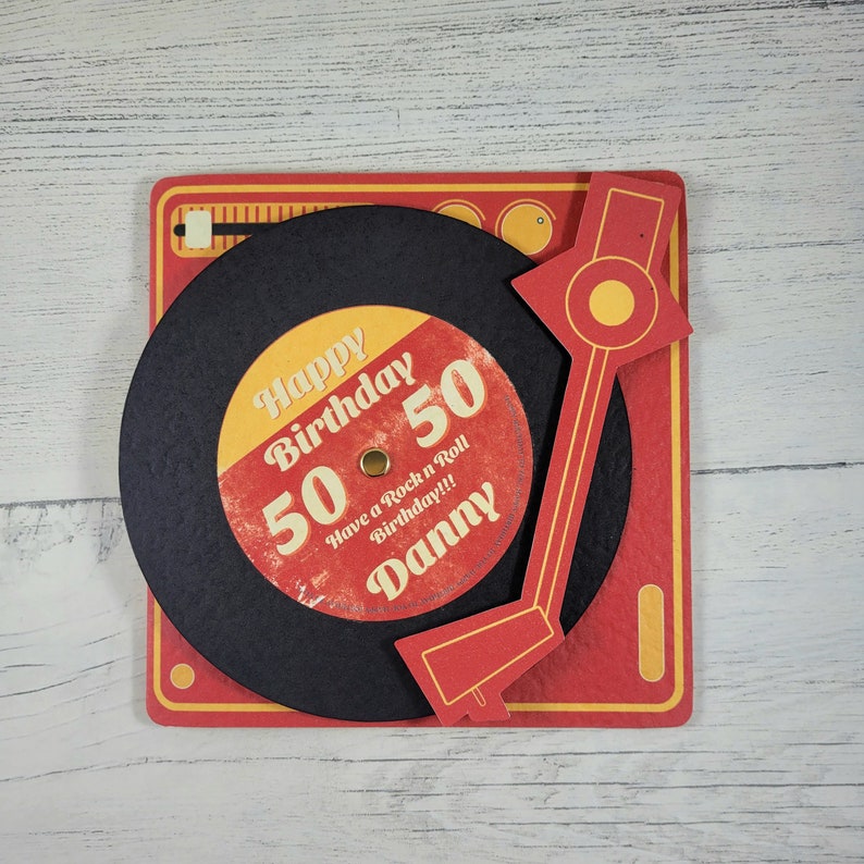 Carte d'anniversaire personnalisée pour tourne-disque, Carte d'anniversaire personnalisée, Carte sur le thème de la musique, Carte d'anniversaire en vinyle tourné, Carte de visite pour tout âge, image 2