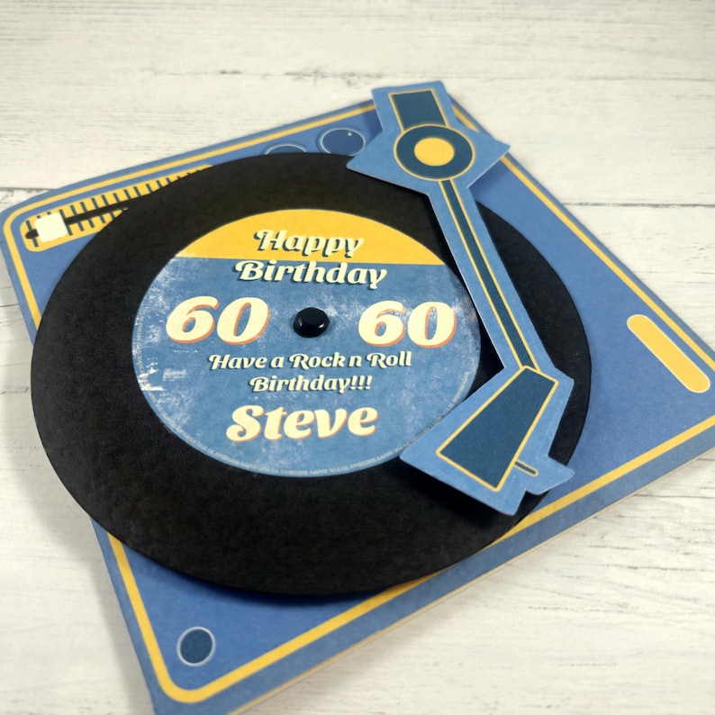 Carte d'anniversaire personnalisée pour tourne-disque, Carte d'anniversaire personnalisée, Carte sur le thème de la musique, Carte d'anniversaire en vinyle tourné, Carte de visite pour tout âge, image 1