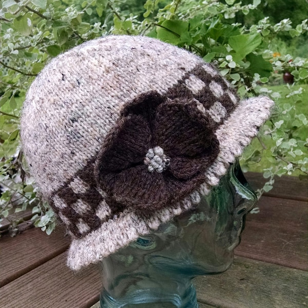 Check Me Out Hat Knitting Pattern