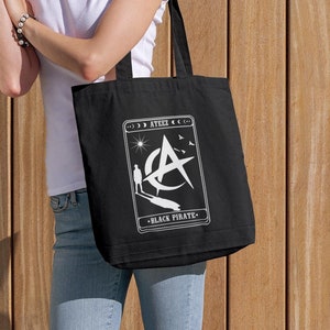 Bolsa de lona natural/negra con diseño de cartas del Tarot Pirata Negro de Ateez. Bolsa de lona K-pop. Bolsa de lona para fans del K-pop. Regalos K-pop.