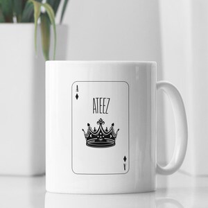 Taza de cerámica de 325 ml con la carta del Tarot Ateez Royal. Ideal como regalo para fans del K-pop.