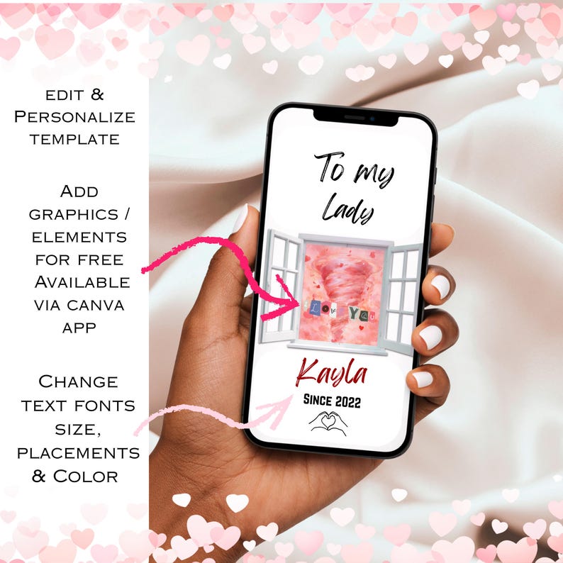 Pu&ograve; includere: Uno smartphone mostra una carta digitale personalizzata con il testo "To my Lady" e il nome "Kayla" con "Since 2022". La carta presenta un design a finestra con le parole "Love You" all'interno. L'immagine include anche le istruzioni per modificare e personalizzare il modello.