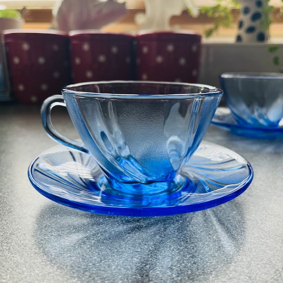 Blue glass tea cups discount