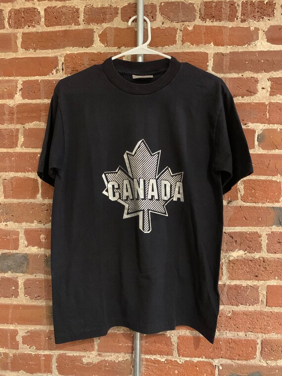 Vintage "Canada" Silver Metallic Print Hanes Leaf