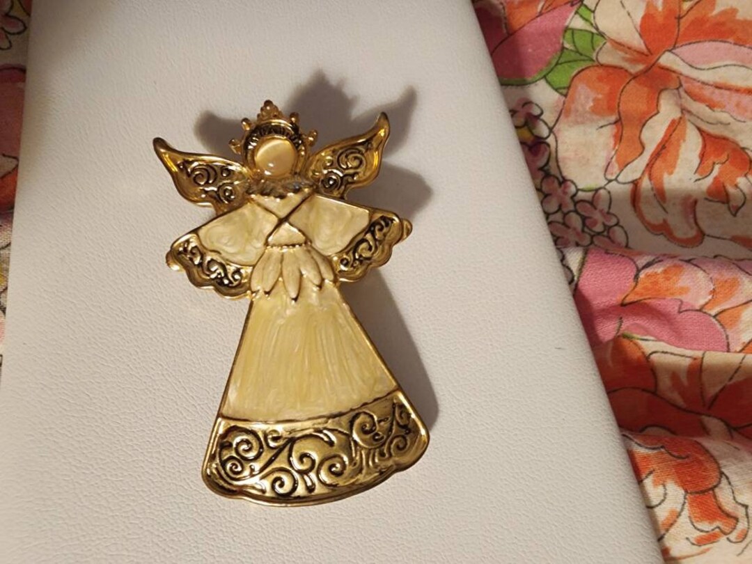 Vintage Angel Brooche - Etsy