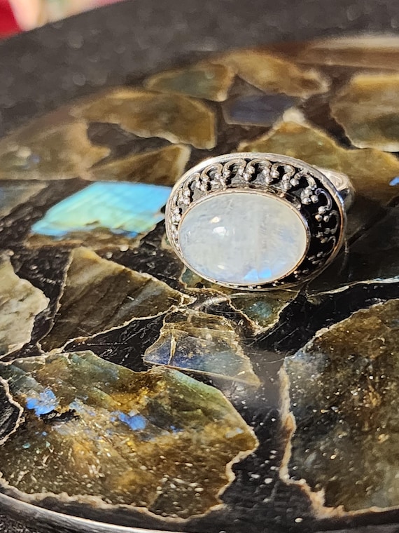 Vintage RAINBOW MOONSTONE Ring