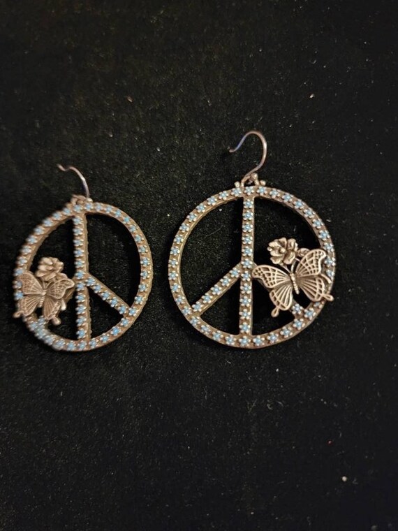 Lucky brand peace cheap sign earrings