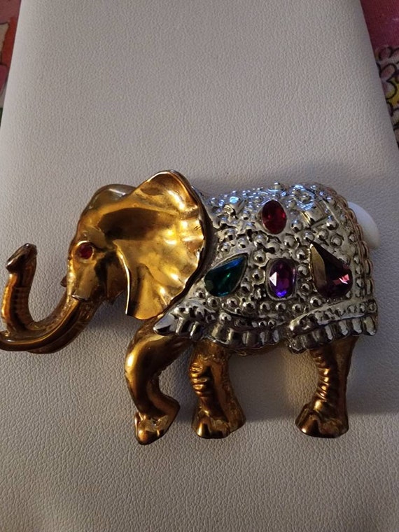 Vintage Elephant Brooch: Swarovski Crystal Adorned