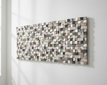Groot wanddecoratiestuk van massief hout, moderne rustieke inrichting.