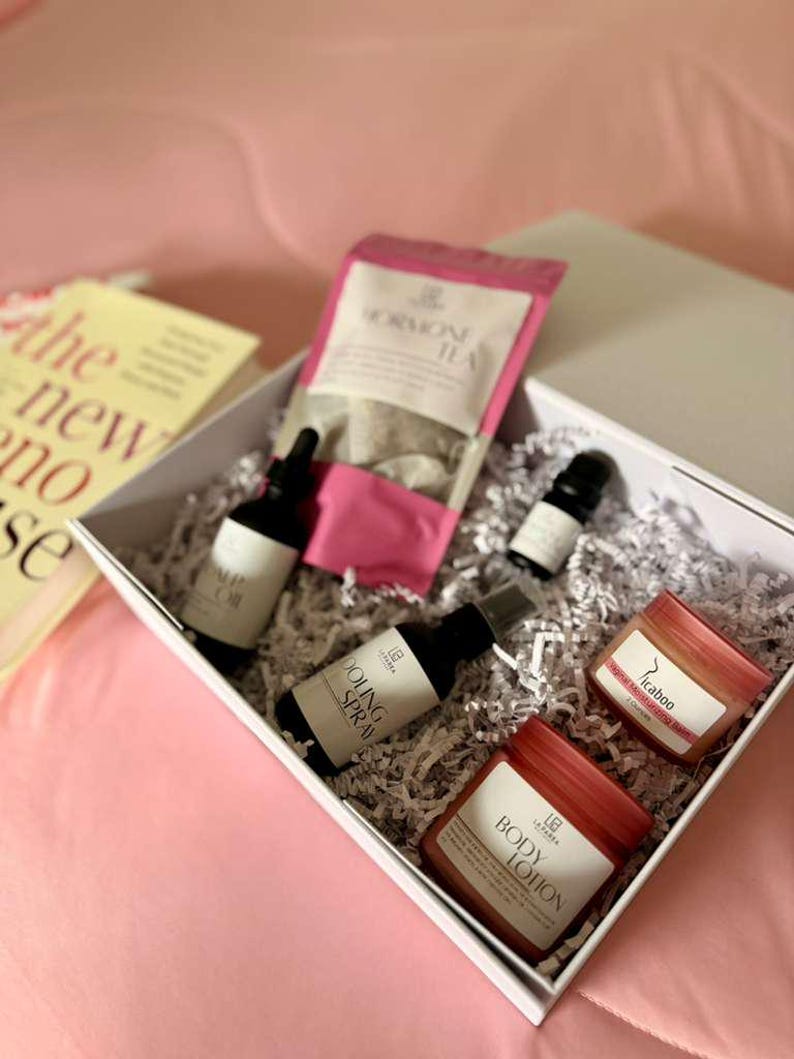 Perimenopause Relief Wellness Box, Hormone Support + Natural Self-Care Gift, Hot Flash & Mood Balance Kit immagine 2