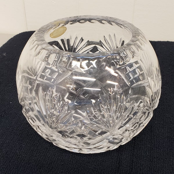 Crystal Clear 24% Lead Crystal Etched bowl/vase/lead crystal