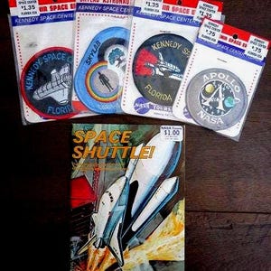 Vintage NASA Space Shuttle Booklet & Patches: Apollo, Skylab, Kennedy Space Center