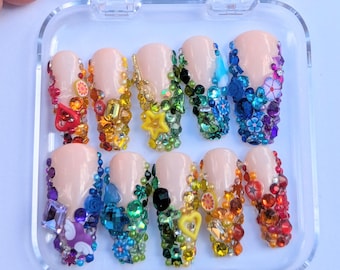 ¡Uñas caóticas con degradado de arcoíris!
