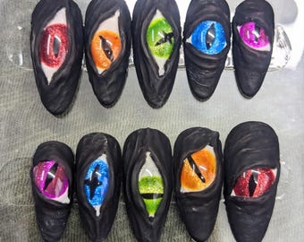 Uñas postizas de ojo de dragón 3D: Diseño de uñas extrapequeñas y esculpidas