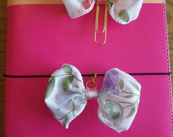 Rose, Blanc et Lavande Floral Planner Bow Clip/ Charme