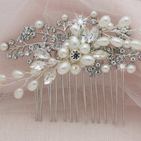 Pearl Hair Comb for Bride Vintage Wedding Accessories Tie-Back Hair Piece Bohemian Bridal Beaded Hair Accessory Silver Crystal Headpiece