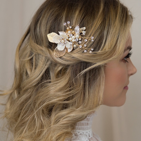 Small Bridal Hair Comb Gold Pearl Hair Comb Ivory Floral Hair Piece Wedding Head Piece Gold Leaf Hair Pins Side Hair Comb Veil Comb