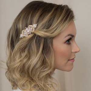 Vintage Flower Hair Comb Art Deco Hair Comb Vintage Deco Rhinestone Vintage Wedding Hair Comb Gold Hair Comb Pearl and Gold Hairpiece Bridal