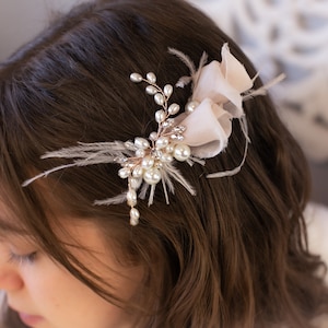 Bridal Headpiece Blush Silk and Pearl Wedding Hairpiece Rose Gold Hair Comb Elegant Hair Accessories Feather Hair Clip Bridal Hair Pins