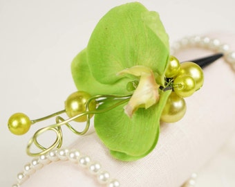 Flower Pin, Wedding Flowers, Boutonniere, Corsage, Wedding Day Accessories, Lapel Pin, Silk Flowers, Green Bridal Accessory, Green Corsage