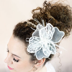 White Pearl Bridal Headband Wedding Headpiece Boho Bridal Headband Flower Headband Pearl Bridal Headband Feather Headband for Wedding Day