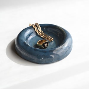 Multifunktionell keramisk skål. Ringform, fat.