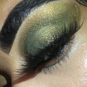 Vegan Eyeshadow l Shimmer Eyeshadow l Beauty Realm Amber Moss Shifter Eyeshadow
