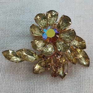 Vintage c1950s Green & Aurora Borealis Rhinestone Flower Brooch