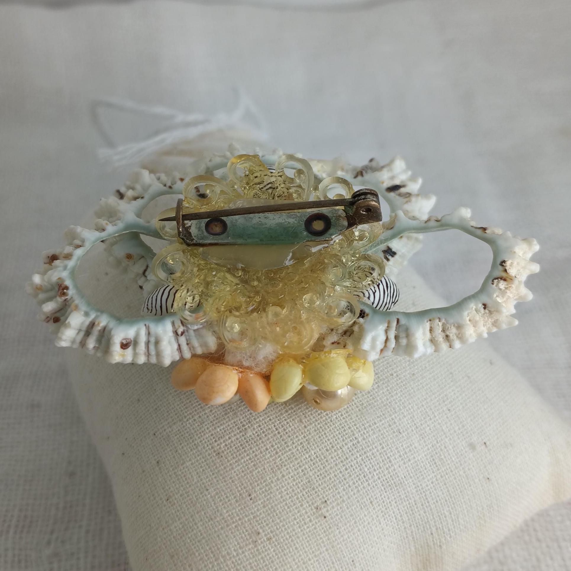 Shell Brooce Vintage 1950s Shell Brooch With Natural Luster Trochus Shells — Mermaid ...