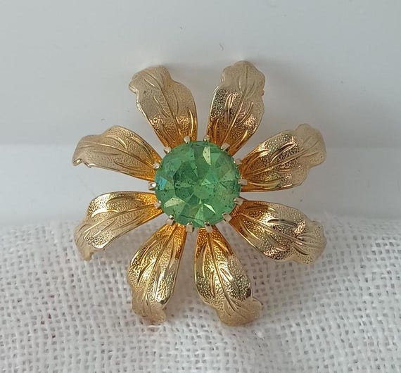 Vintage 1950s-1960s Green Rhinestone Daisy Flower Brooch