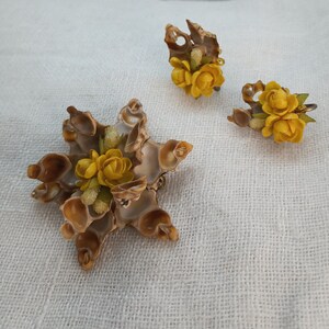 Vintage 1950s Tropical Yellow Floral Starfish Shell Brooch and Earrings Set