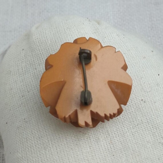 Carved Bakelite Rose Brooch — Vintage 1930s-40s - image 4