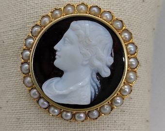 Antique 1800s Victorian Hardstone Agate Cameo Brooch with 14k Gold Pearl Frame